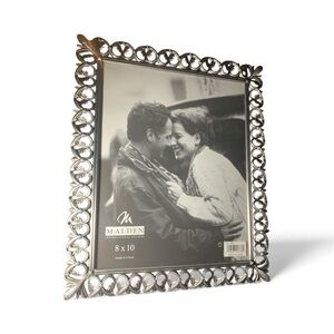 Malden Ornate Silver Picture Frame (item#30025)